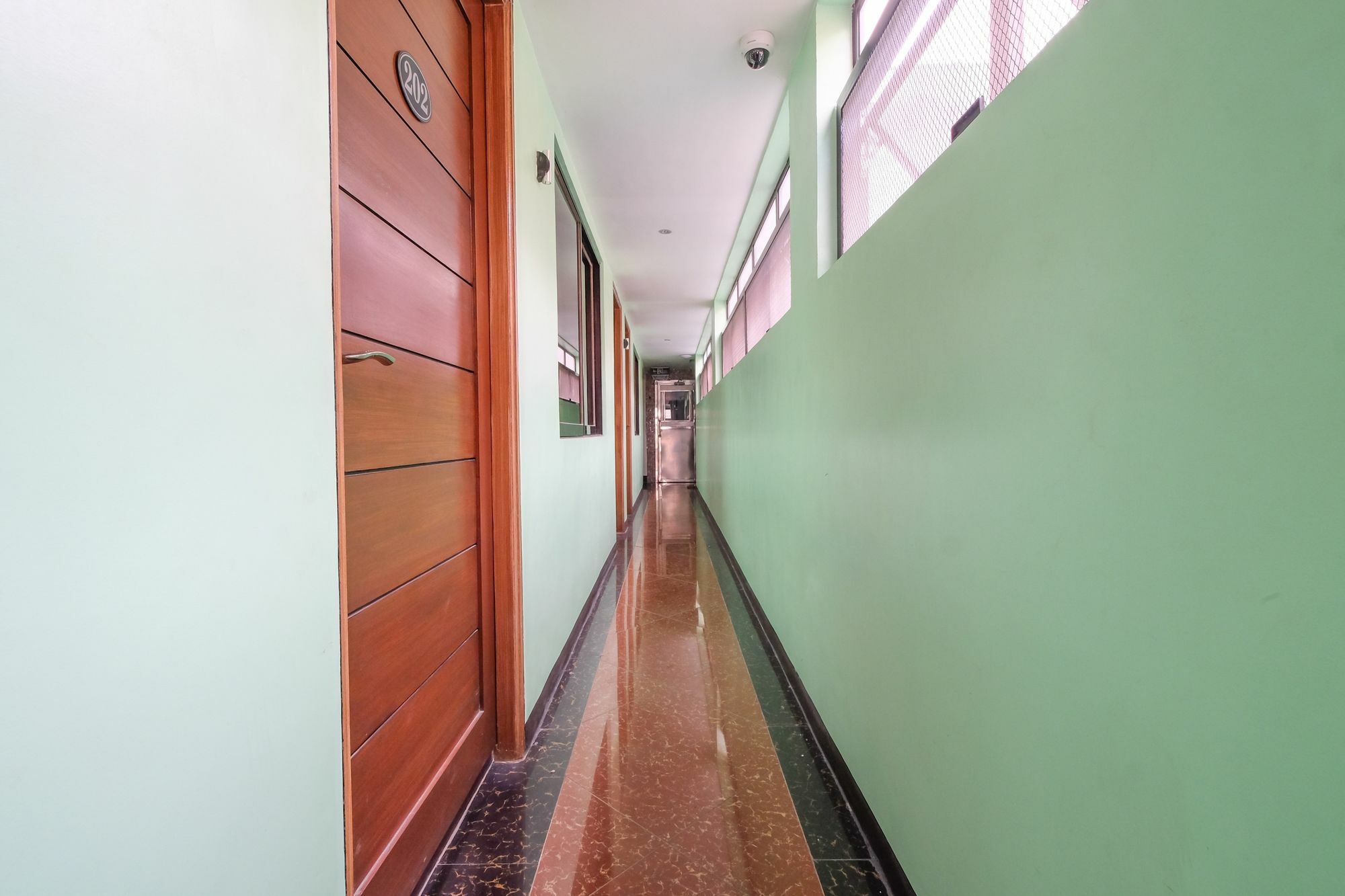 Zen Rooms Time Travellers Makati Makati City Bagian luar foto
