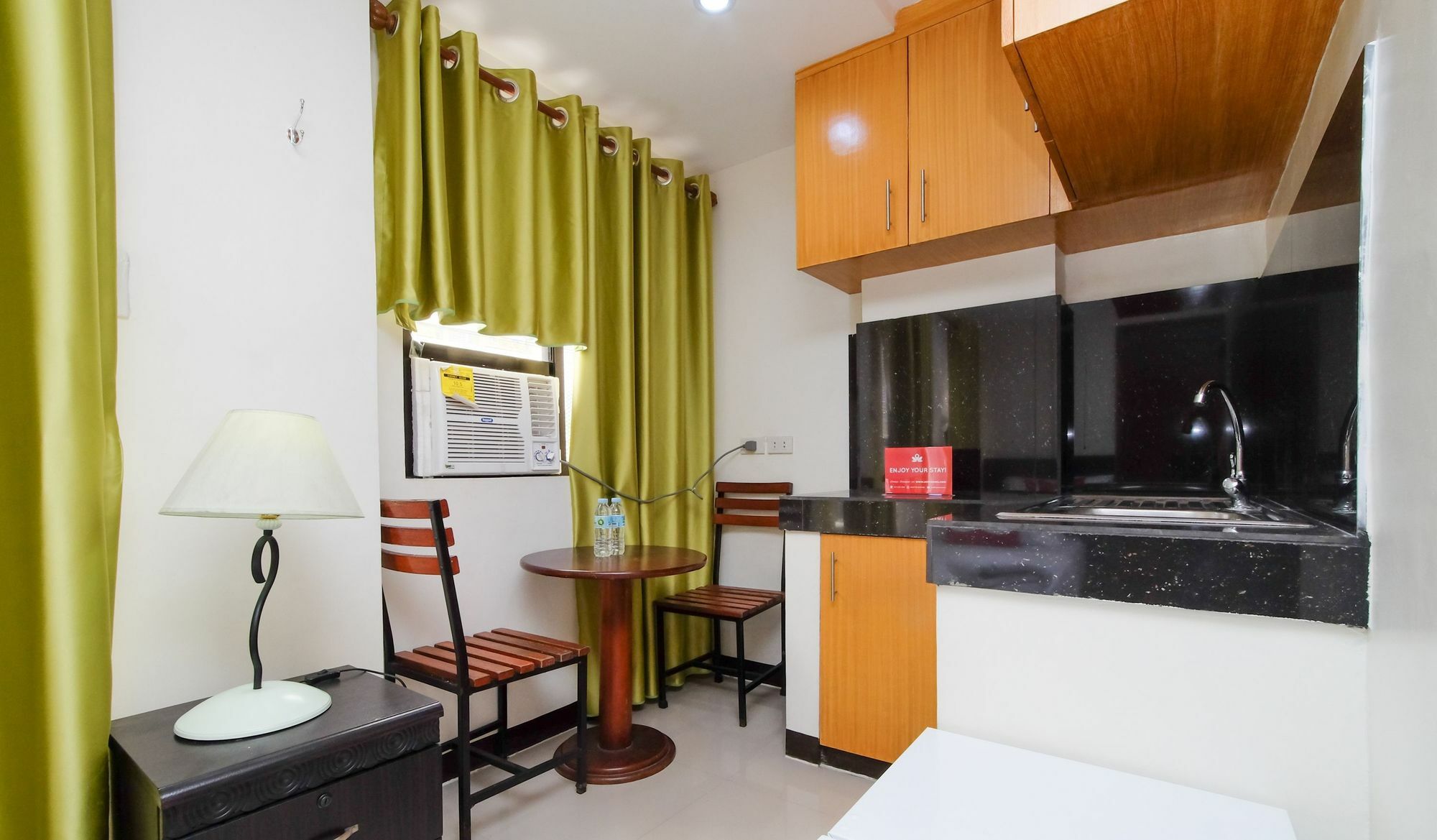Zen Rooms Time Travellers Makati Makati City Bagian luar foto