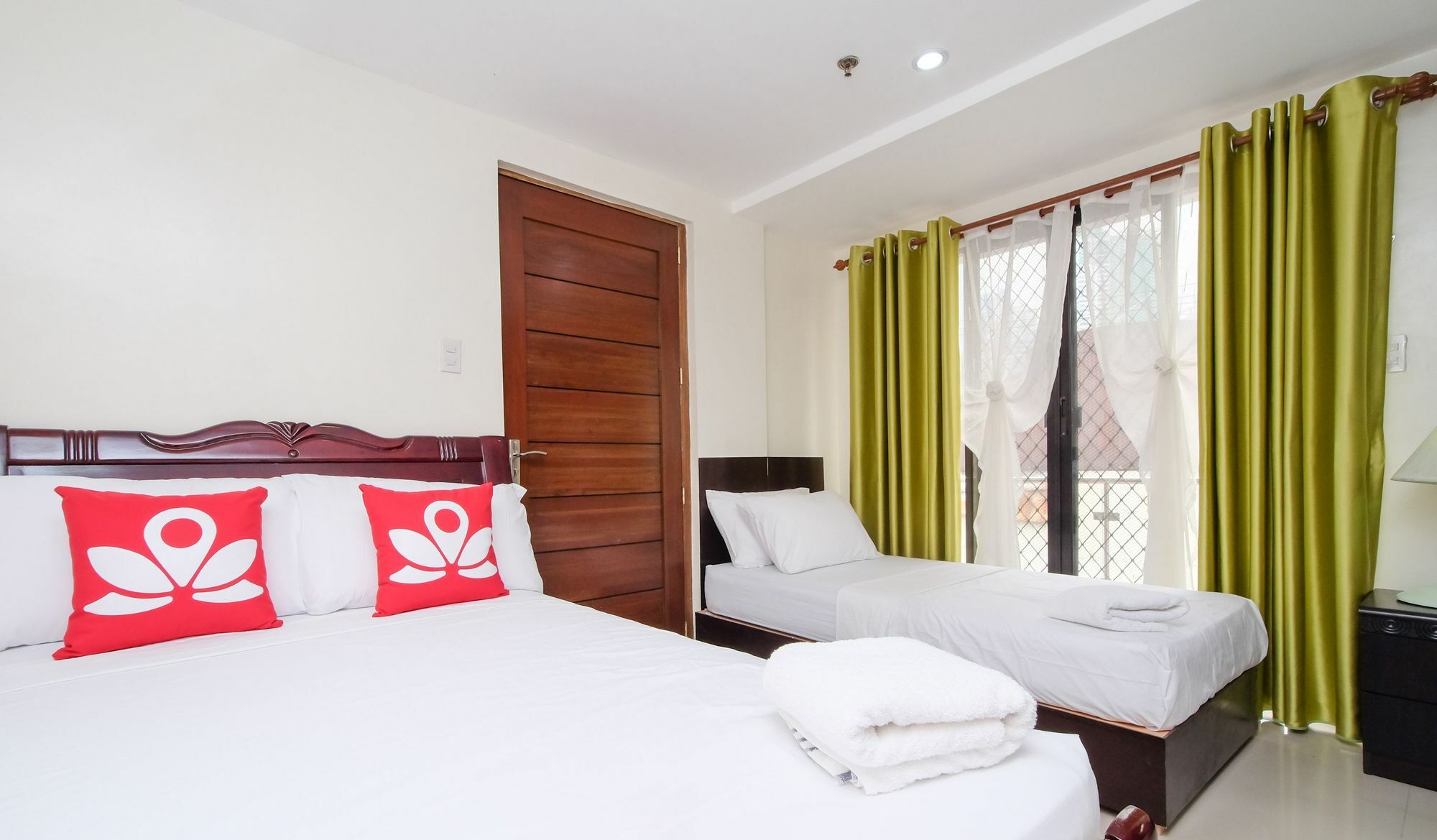 Zen Rooms Time Travellers Makati Makati City Bagian luar foto