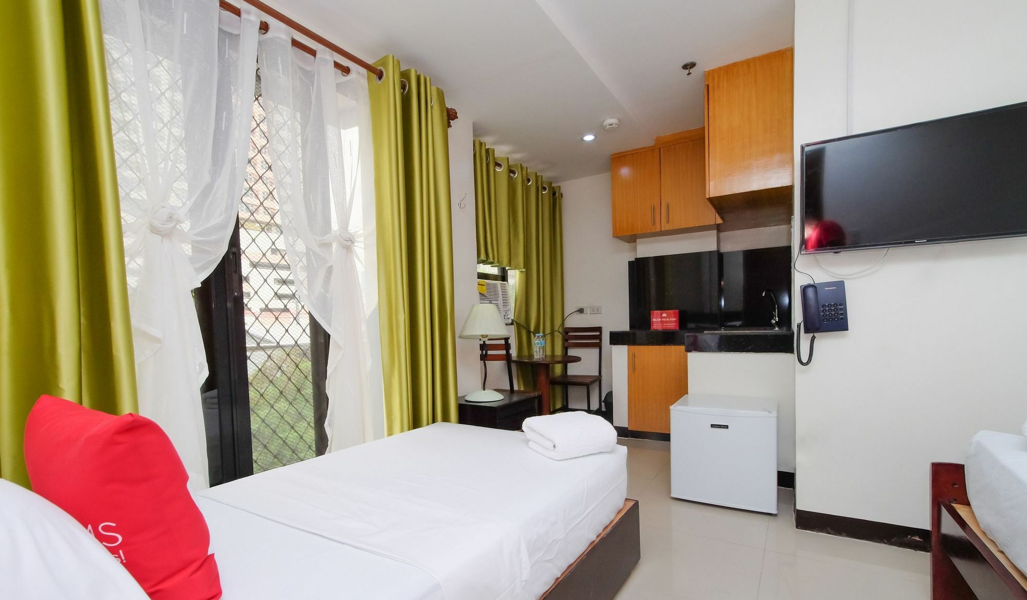 Zen Rooms Time Travellers Makati Makati City Bagian luar foto