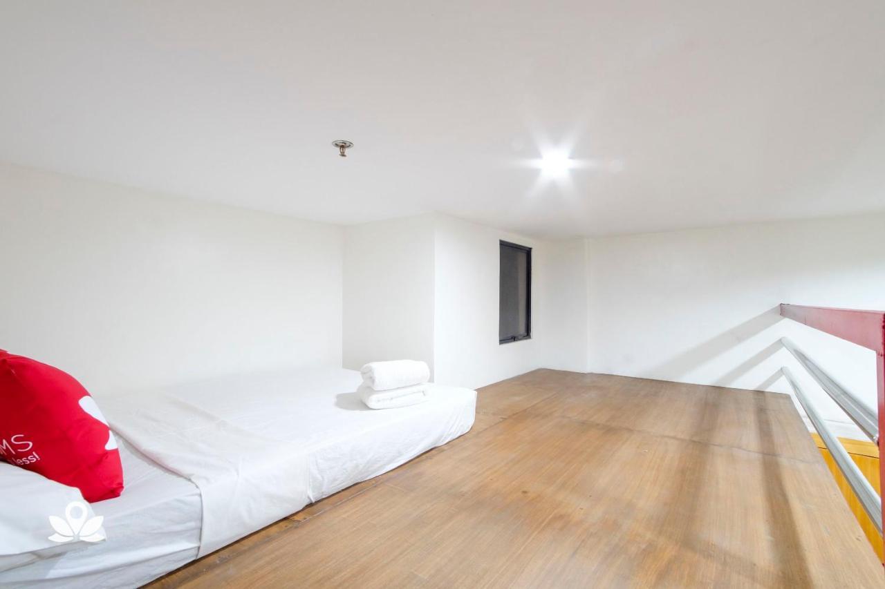 Zen Rooms Time Travellers Makati Makati City Bagian luar foto